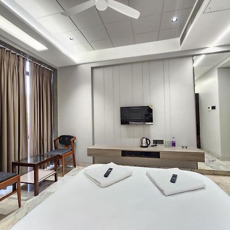 Hotel Statusinn, Ichalkaranji Екстериор снимка