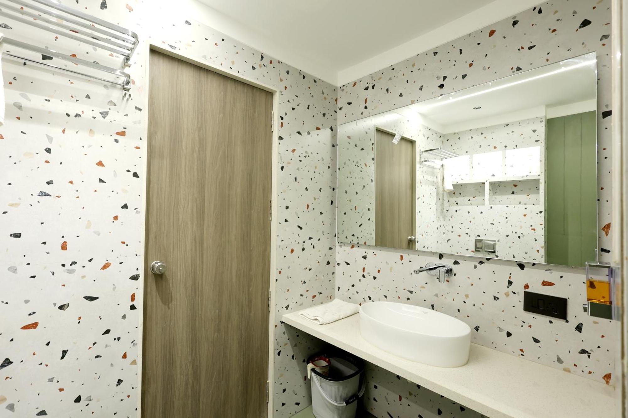 Hotel Statusinn, Ichalkaranji Екстериор снимка