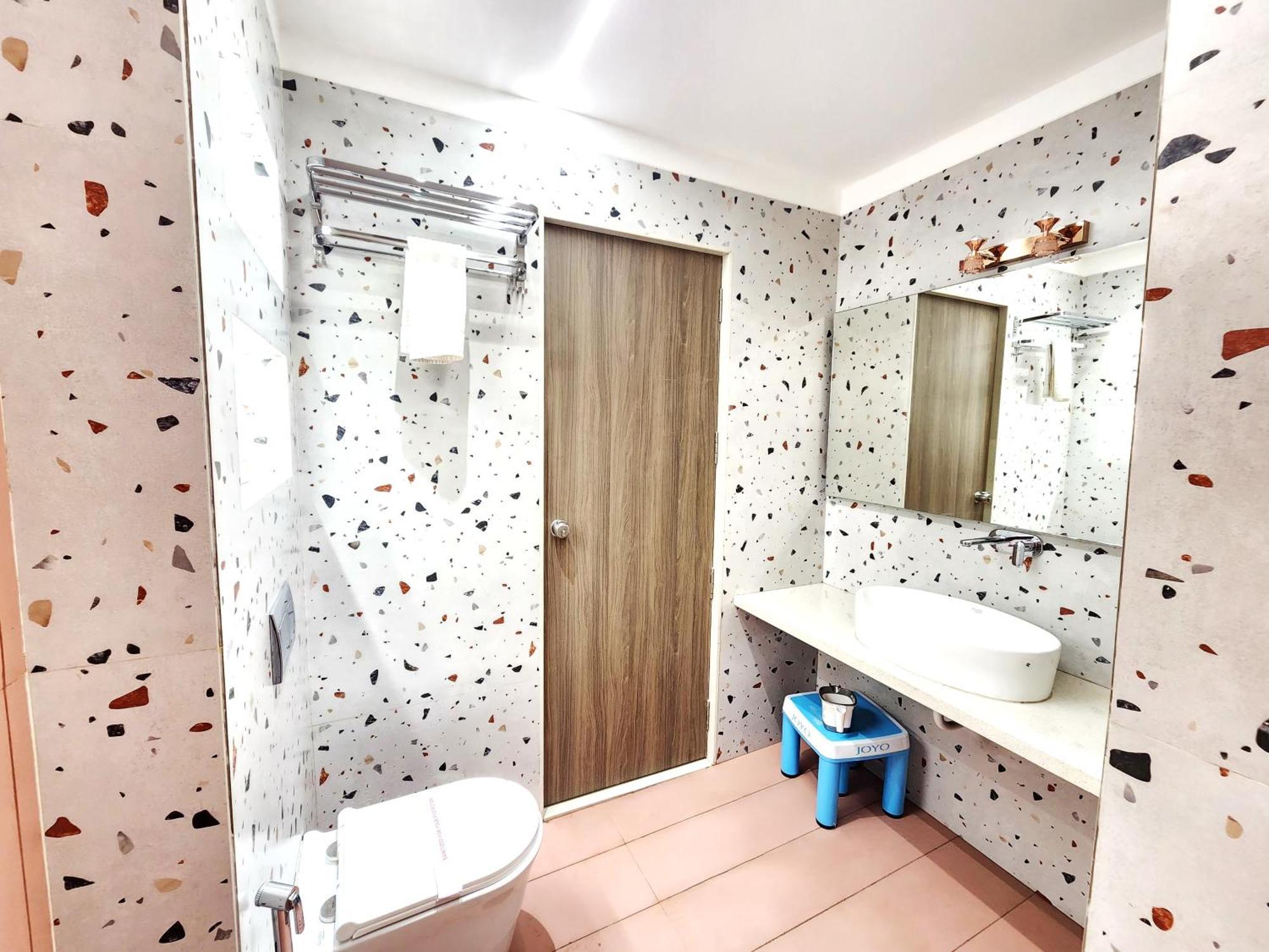 Hotel Statusinn, Ichalkaranji Екстериор снимка